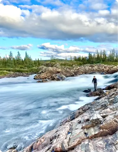 SUR LES RAPIDES DE LA MINGANIE, AU CŒUR DES ILES MINGAN